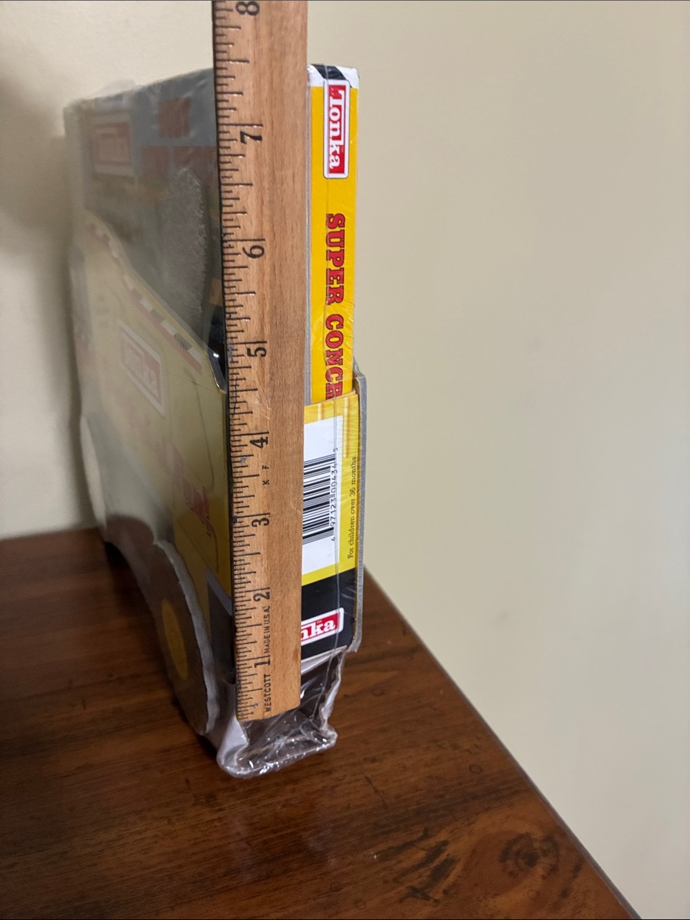 Tonka - TRUCKLOAD OF FUN (3 truck books) - Picture 11 of 12